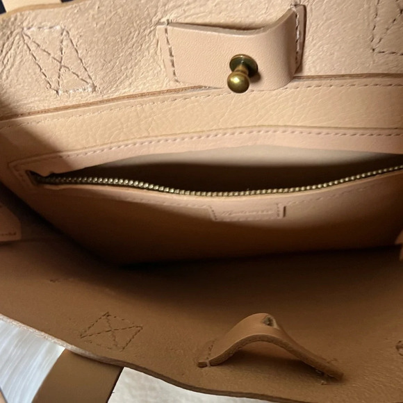 Madewell Small Transport Crossbody Tote - Picture 5 of 9